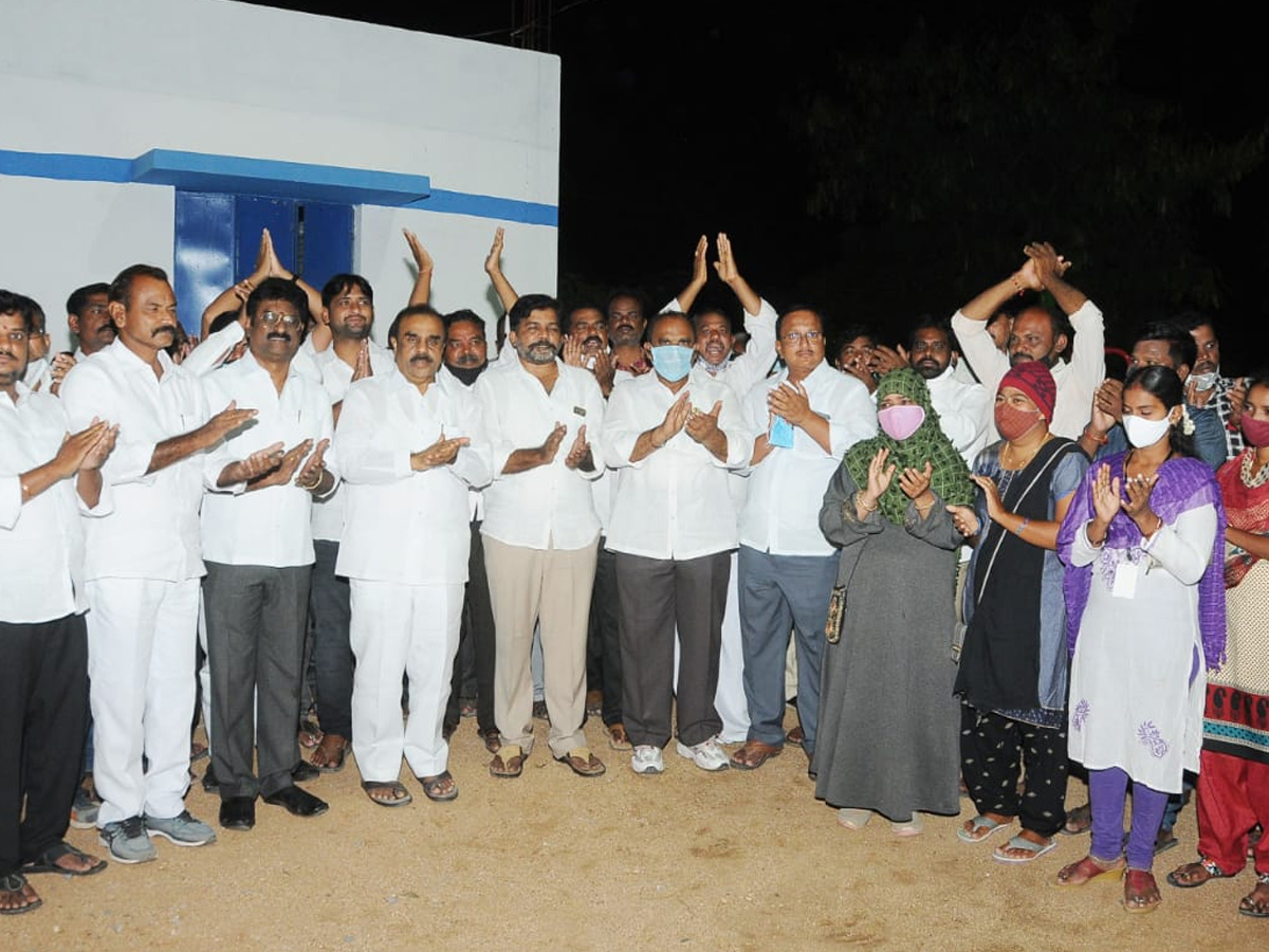  AP CM YS Jagan Clapping for Village Volunteers Photo Gallery - Sakshi12