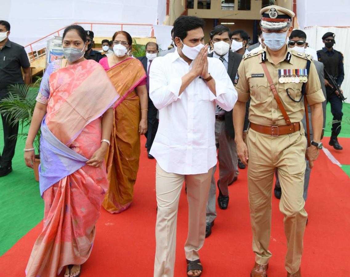 CM YS Jagan Attend Police Martyrs Commemoration Day - Sakshi3