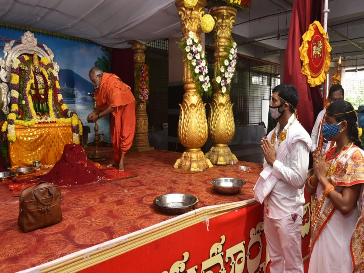 Sri Mahalakshmi Avataram in Vijayawada Kanaka Durga Temple - Sakshi2