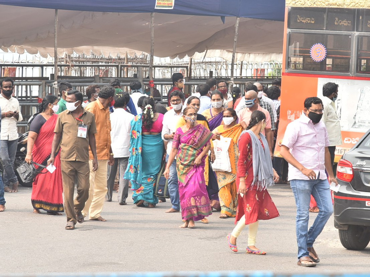 Sri Mahalakshmi Avataram in Vijayawada Kanaka Durga Temple - Sakshi8