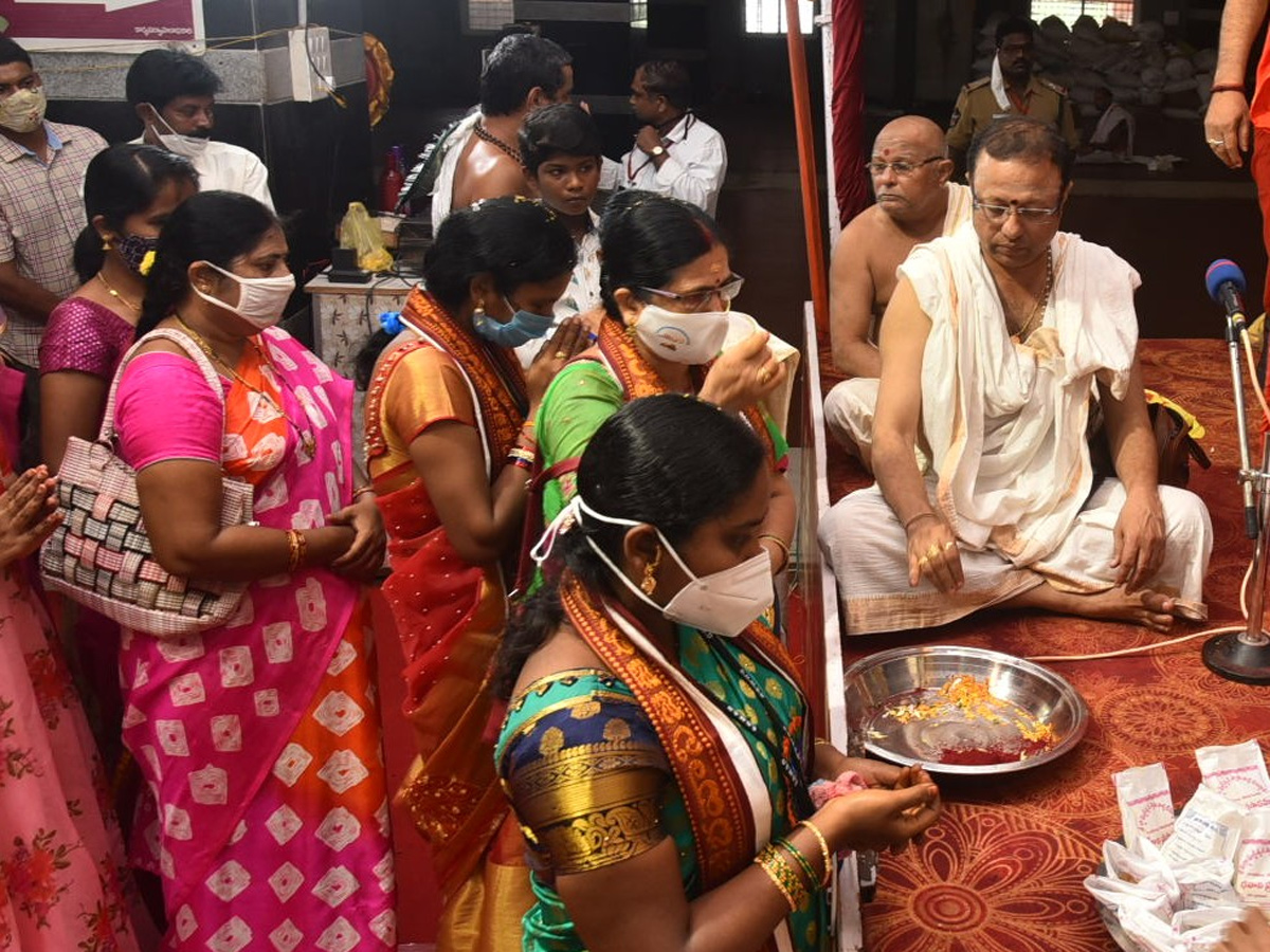 Sri Mahalakshmi Avataram in Vijayawada Kanaka Durga Temple - Sakshi12