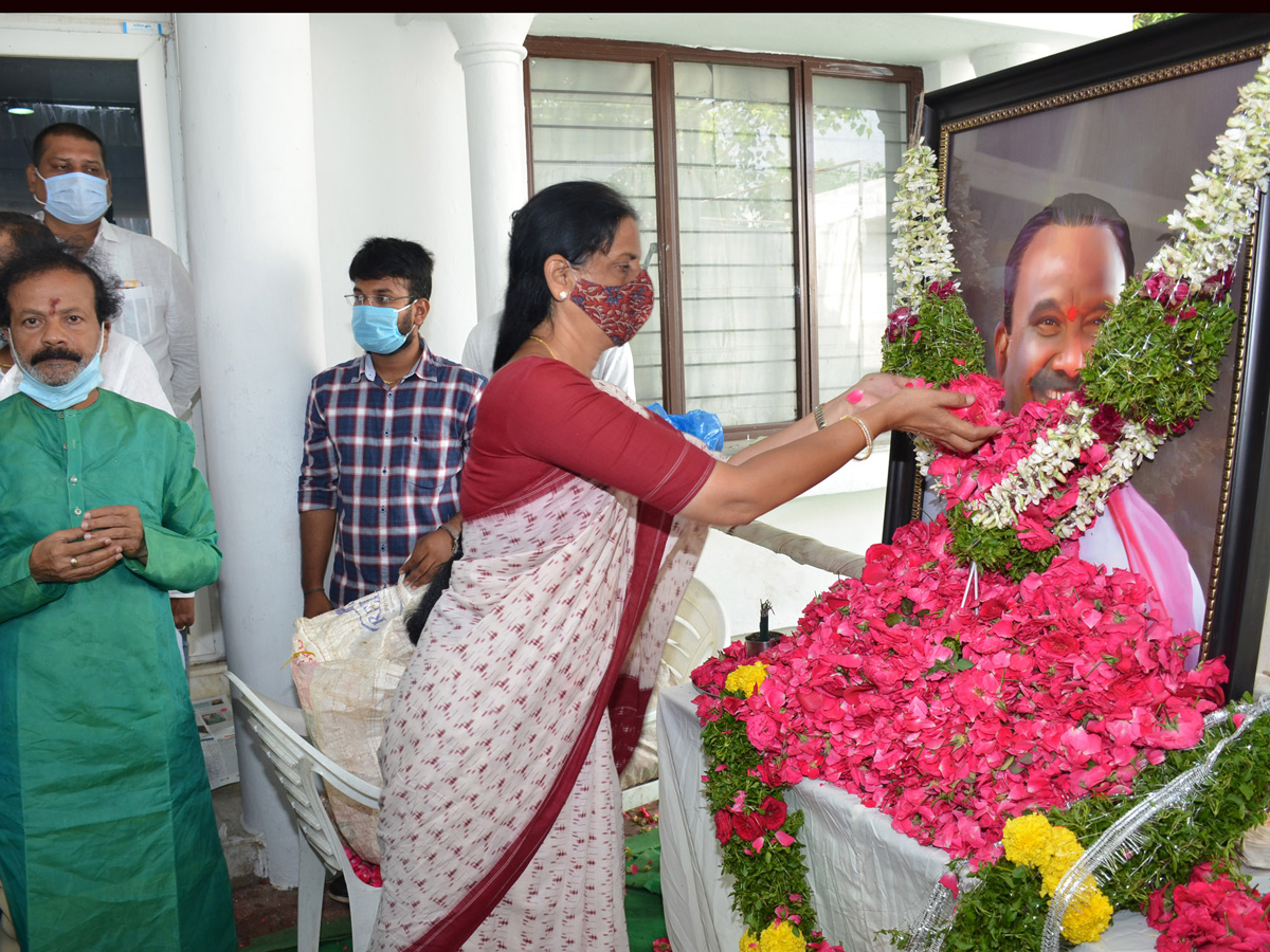 Former Home Minister Nayani Narasimha Reddy Funeral Completed at Maha Prasthanam - Sakshi8