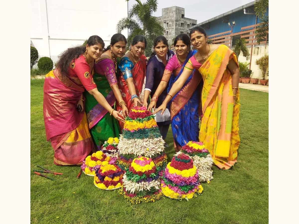 Bathukamma selfie Photos Photo Gallery - Sakshi18