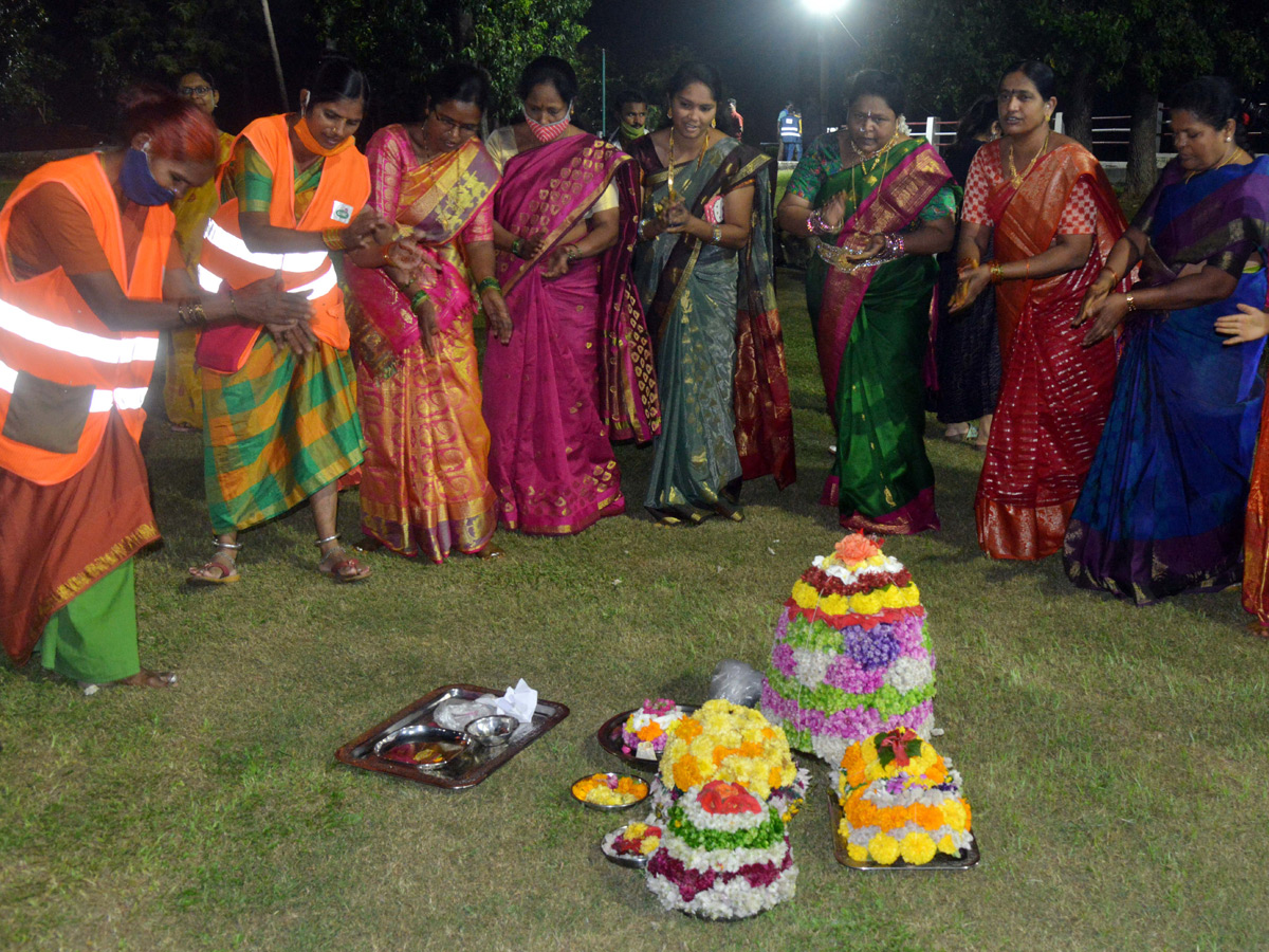 Bathukamma Celebrations 2020 At Telangana Photo Gallery - Sakshi9