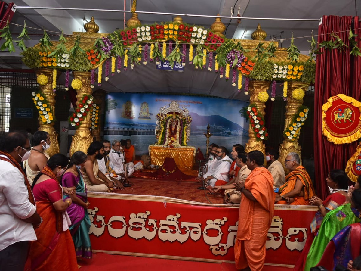 Durga Navaratri 2020 in Kanakadurga  - Sakshi15