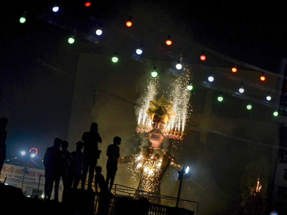 Ravana Dahan in Dussehra celebrations Photo Gallery - Sakshi28