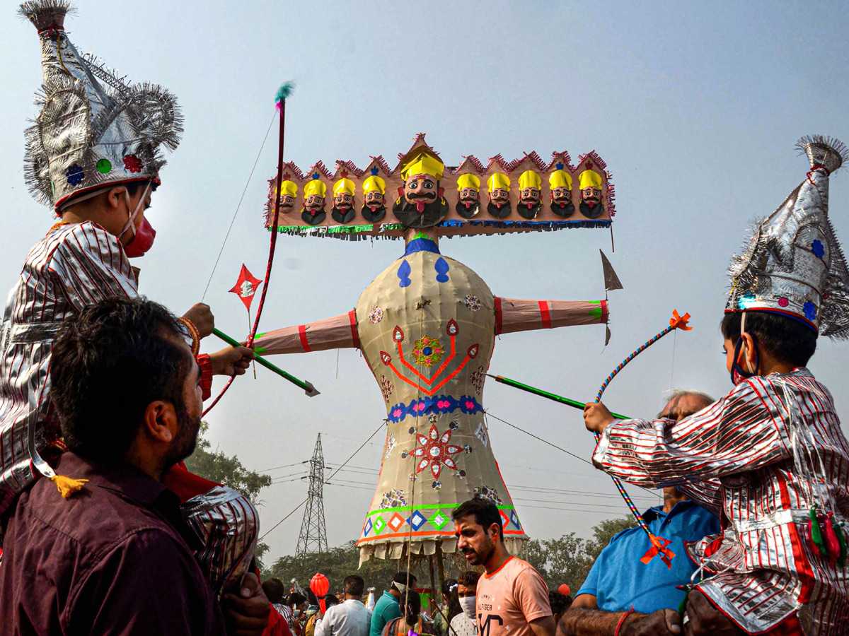 Ravana Dahan in Dussehra celebrations Photo Gallery - Sakshi33