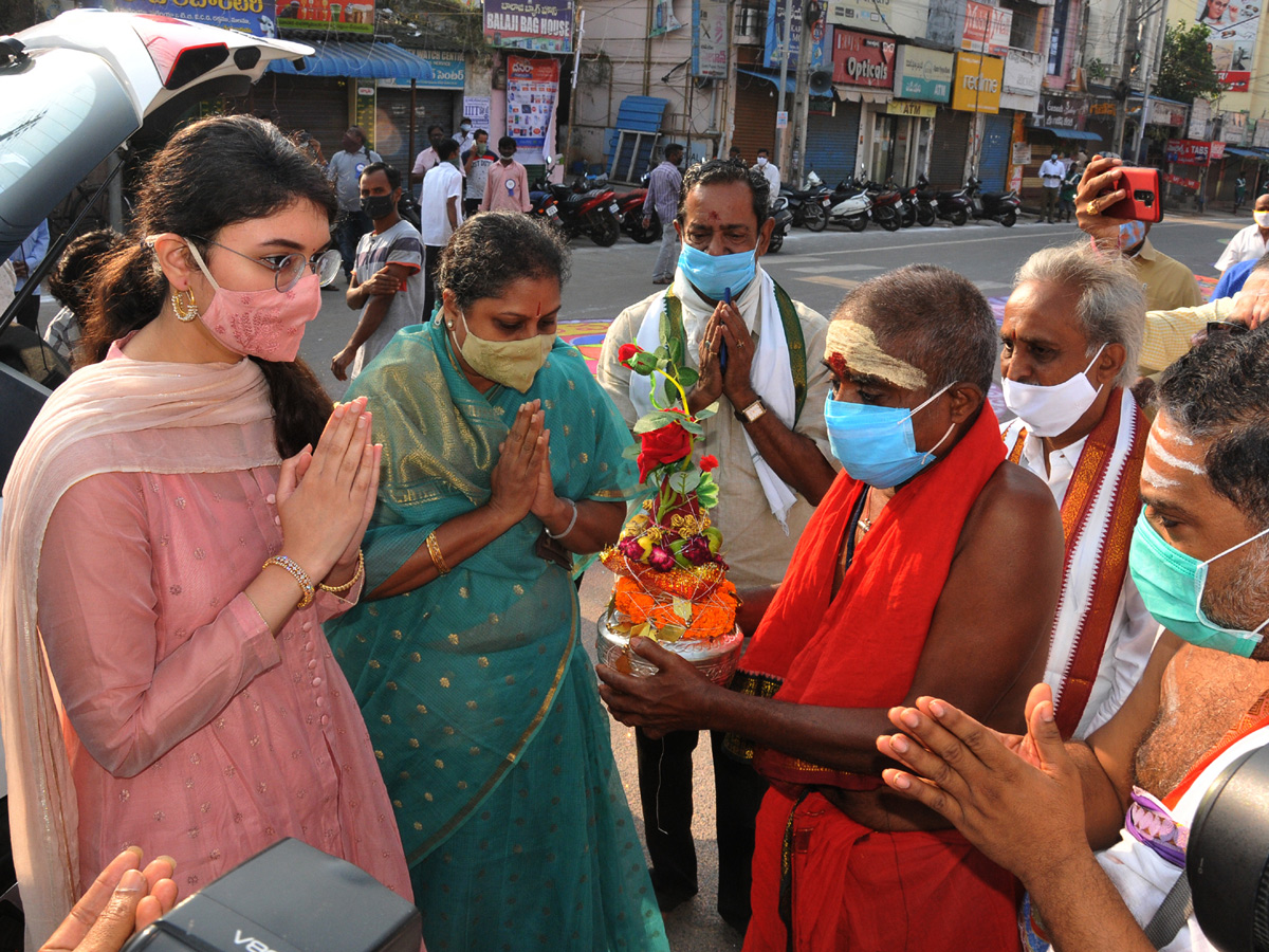 Pydithalli Ammavaru Sirimanu Utsavalu Photo Gallery - Sakshi30