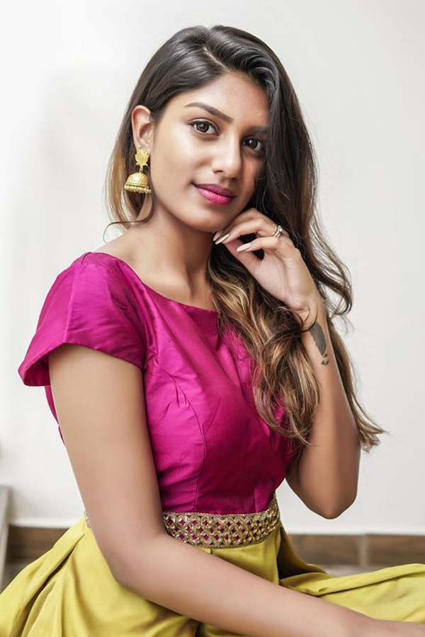 Actress Surekha Vani Daughter Supritha Exclusive photo gallery - Sakshi17