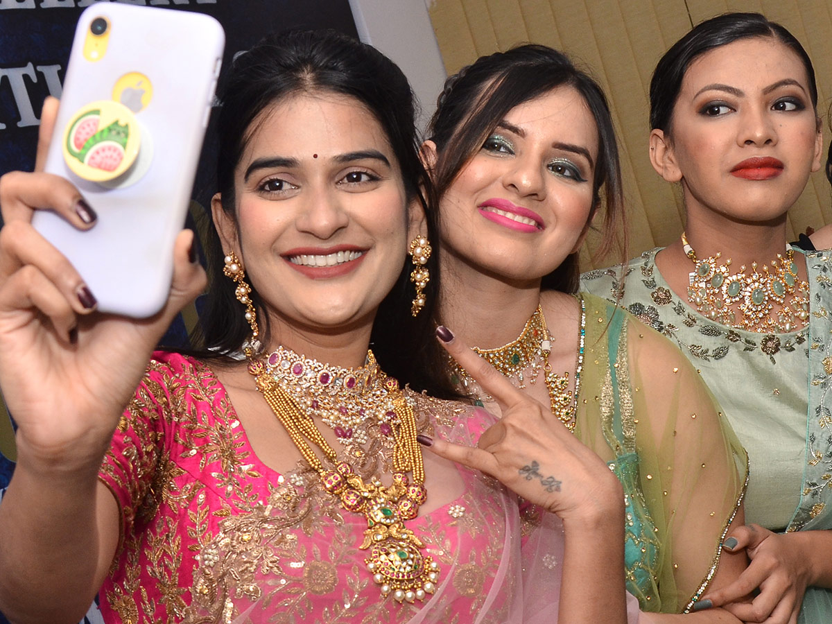 Diamond jewwllery Expo photo gallery - Sakshi1