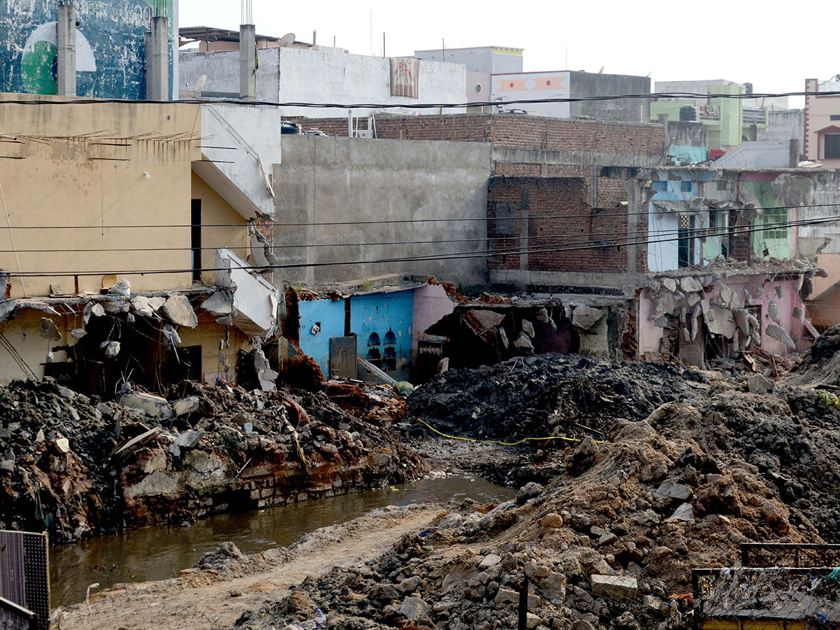 Heavy rains pound Hyderabad photo gallery - Sakshi14