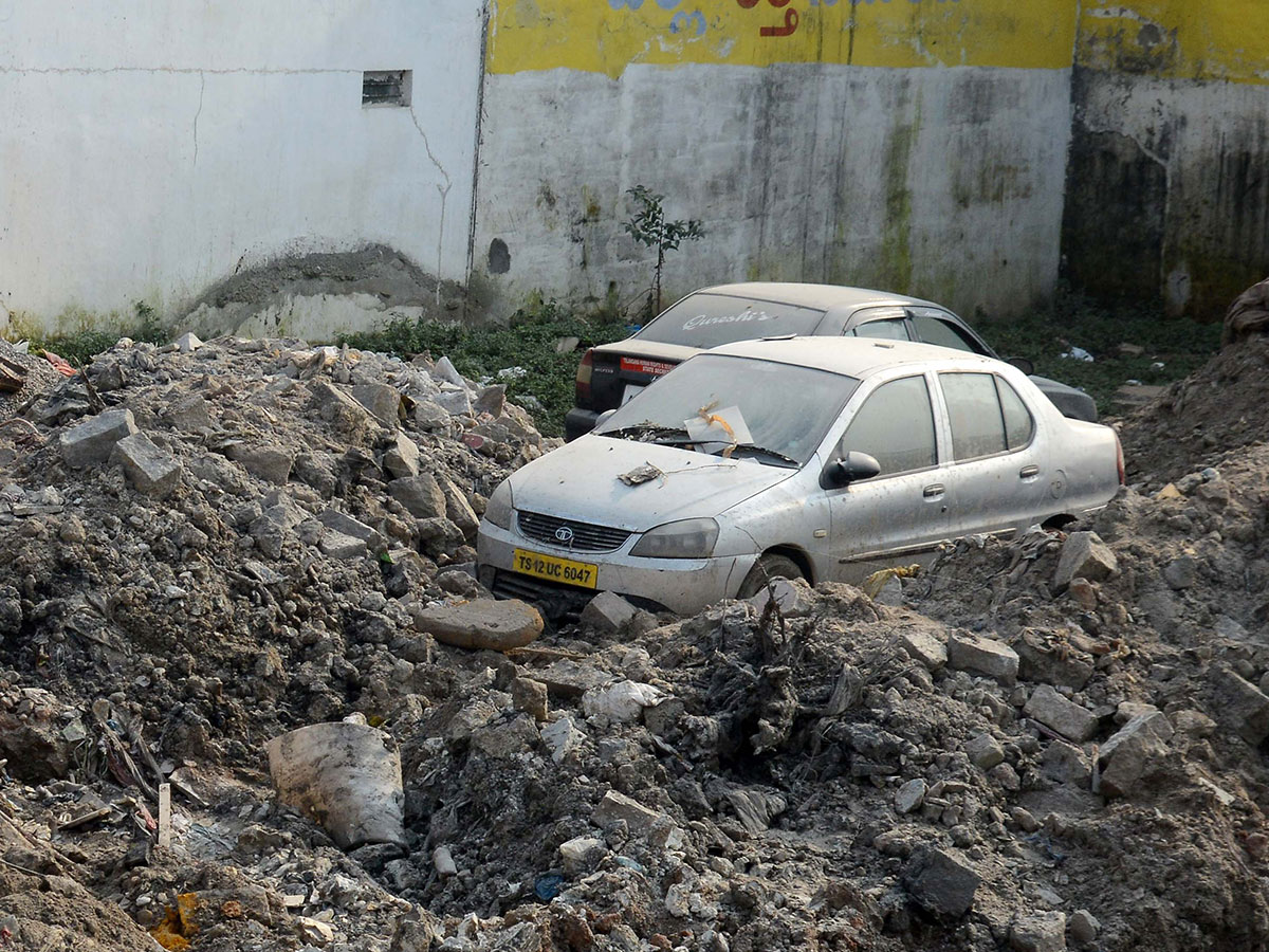 Heavy rains pound Hyderabad photo gallery - Sakshi15