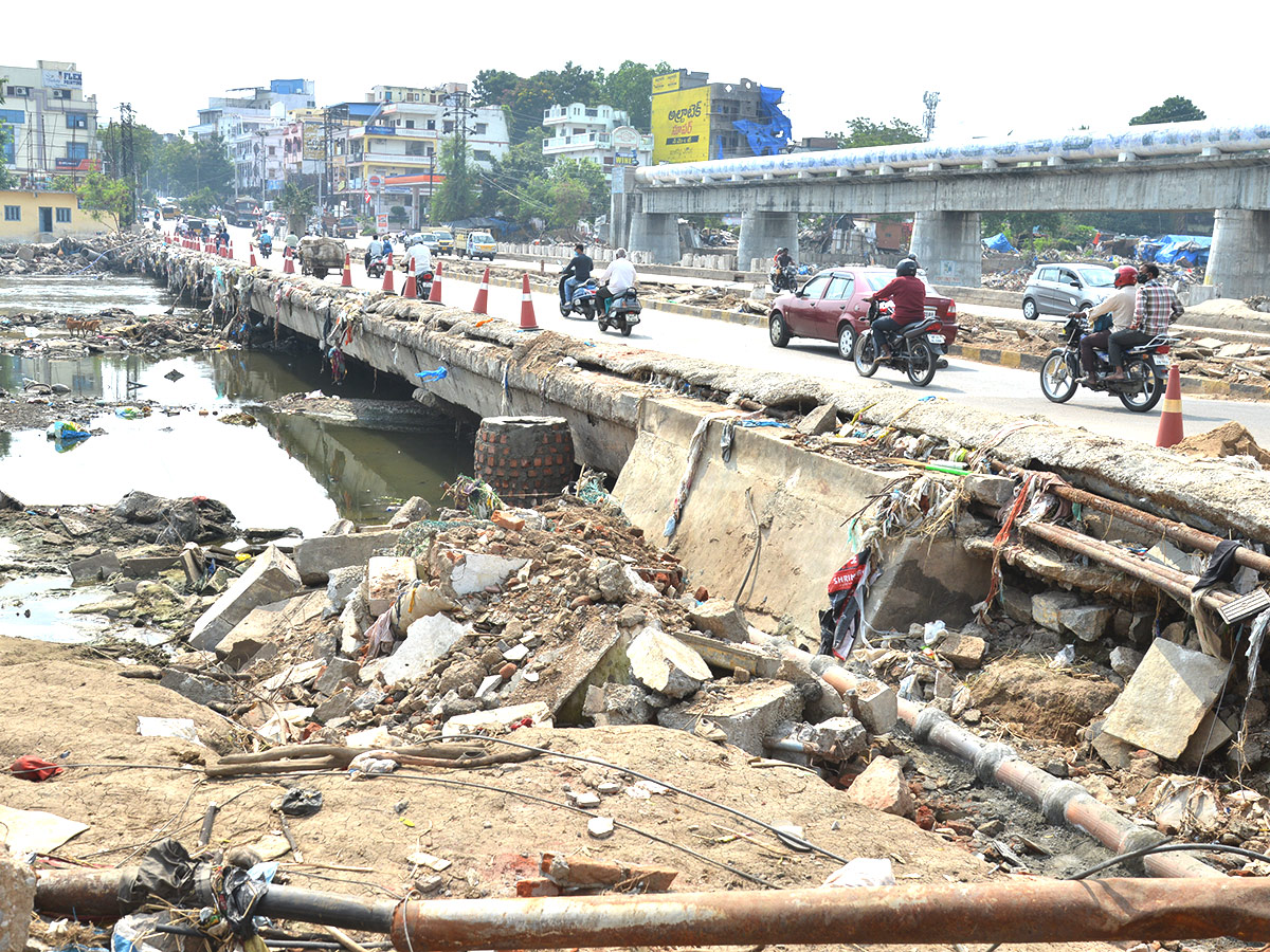 Heavy rains pound Hyderabad photo gallery - Sakshi2