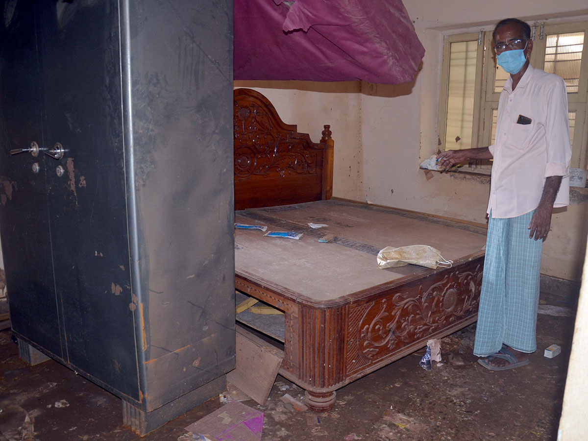 Heavy rains pound Hyderabad photo gallery - Sakshi23