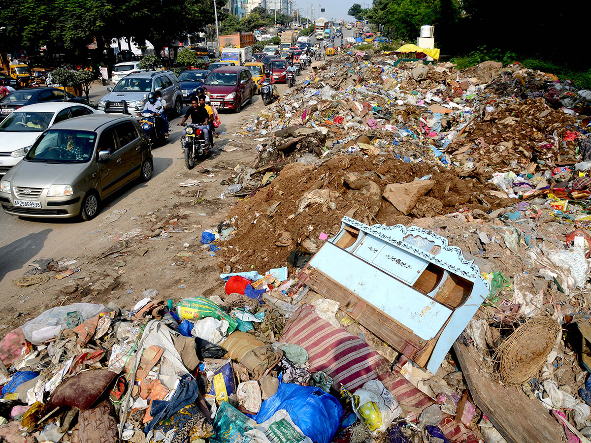 Heavy rains pound Hyderabad photo gallery - Sakshi36