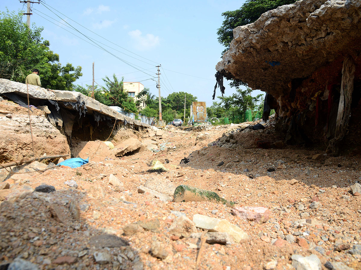 Heavy rains pound Hyderabad photo gallery - Sakshi40