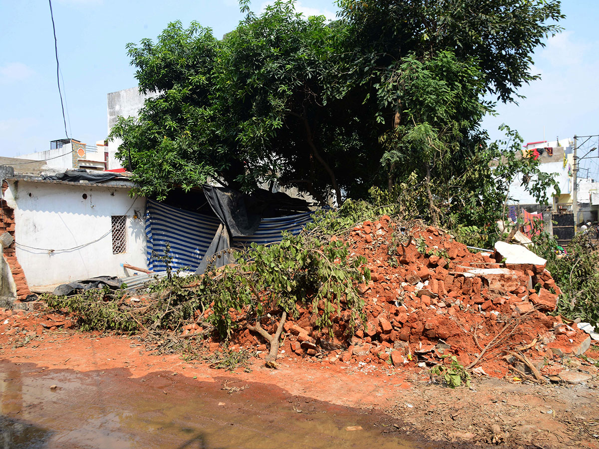 Heavy rains pound Hyderabad photo gallery - Sakshi42