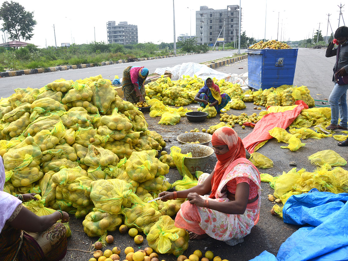 Heavy rains pound Hyderabad photo gallery - Sakshi46