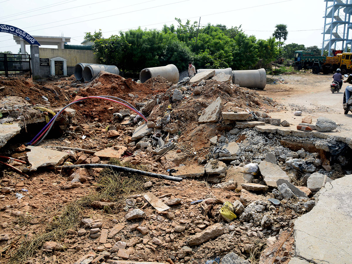 Heavy rains pound Hyderabad photo gallery - Sakshi50