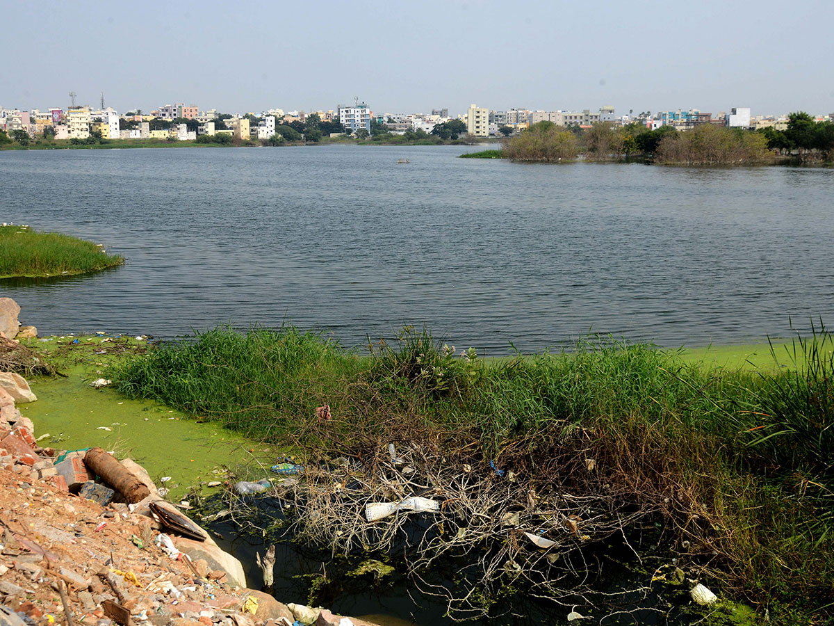 Heavy rains pound Hyderabad photo gallery - Sakshi52