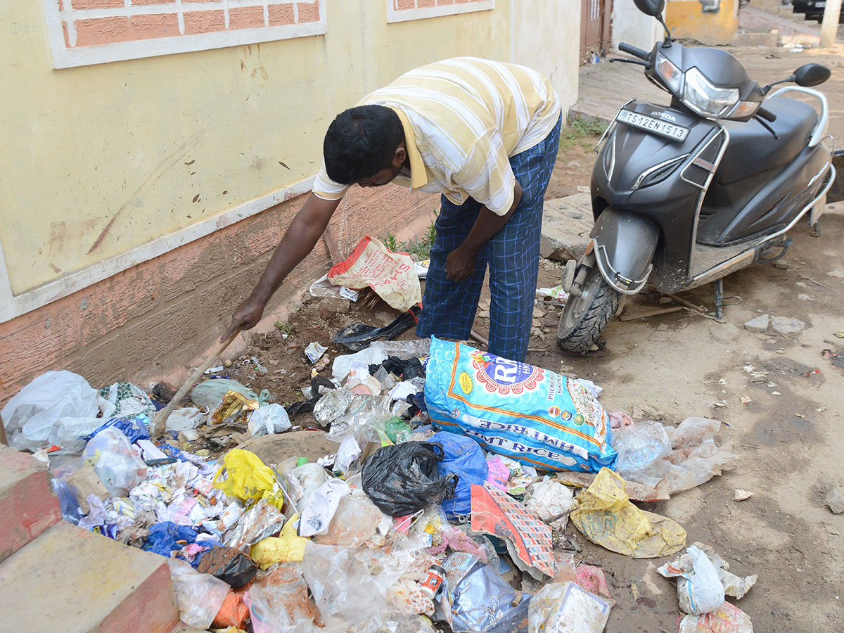 Heavy rains pound Hyderabad photo gallery - Sakshi63