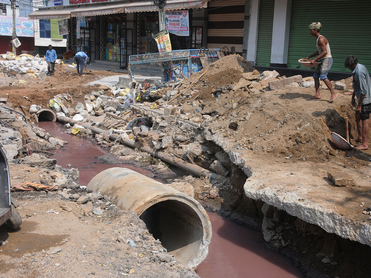 Heavy rains pound Hyderabad photo gallery - Sakshi87