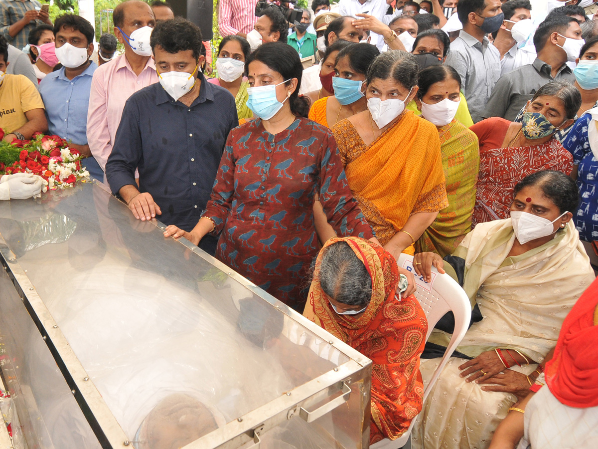 AP CM YS Jagans Father In Law EC Gangi Reddy Funeral Photo Gallery - Sakshi24