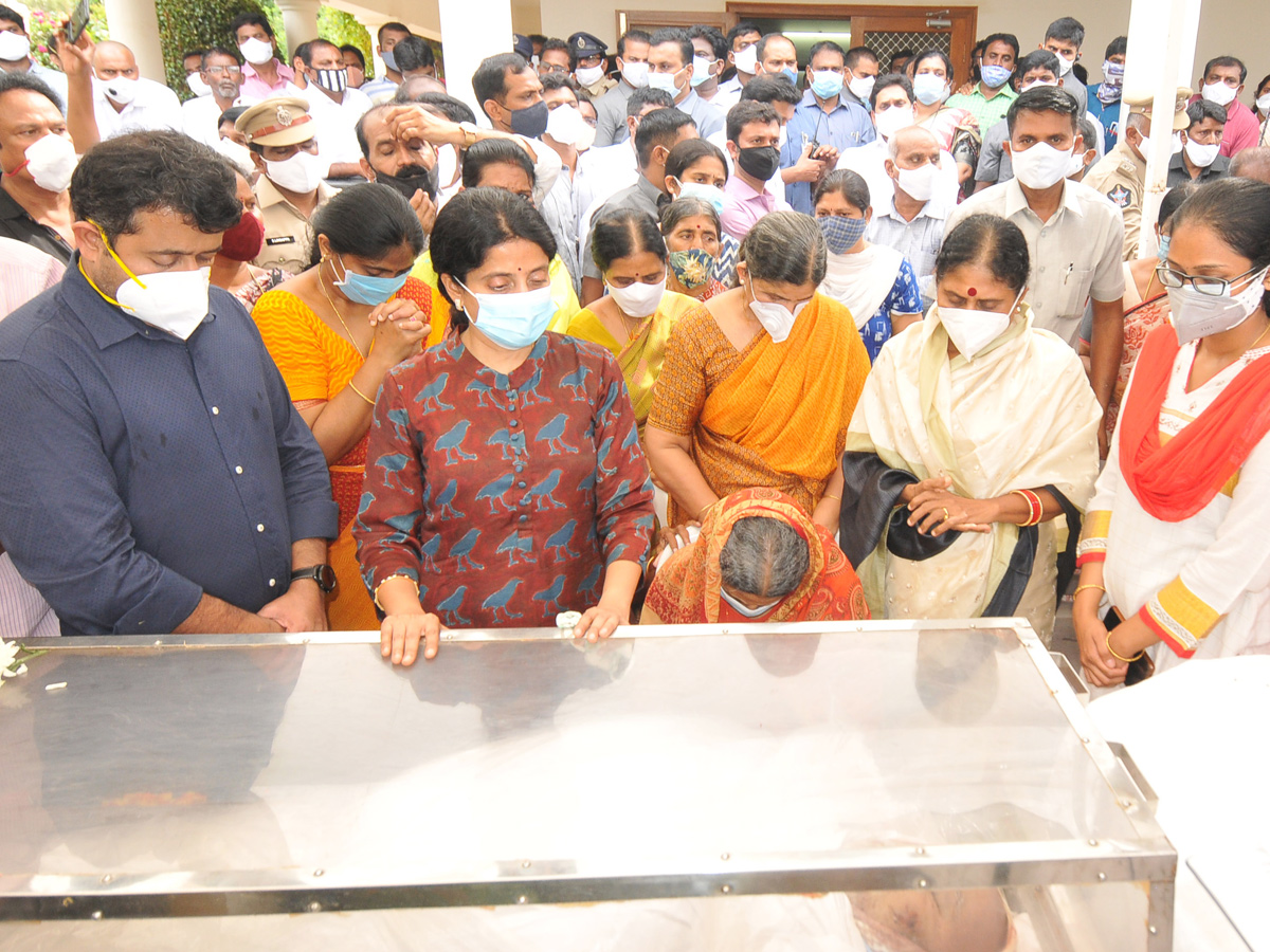 AP CM YS Jagans Father In Law EC Gangi Reddy Funeral Photo Gallery - Sakshi4