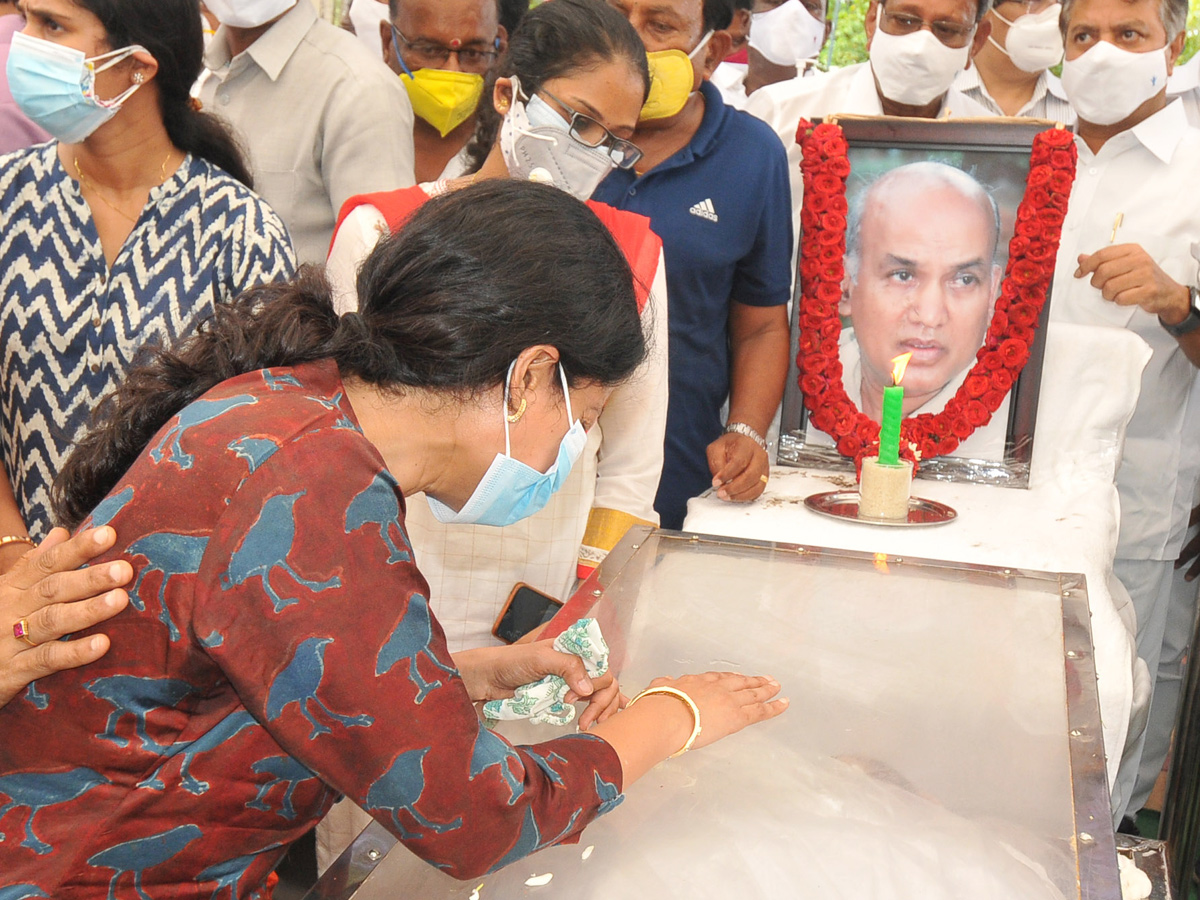 AP CM YS Jagans Father In Law EC Gangi Reddy Funeral Photo Gallery - Sakshi7