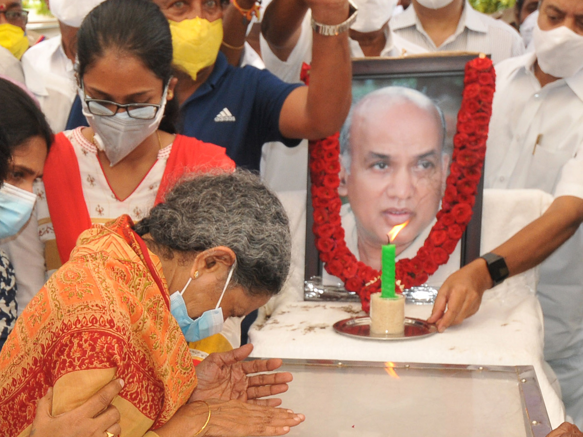 AP CM YS Jagans Father In Law EC Gangi Reddy Funeral Photo Gallery - Sakshi8