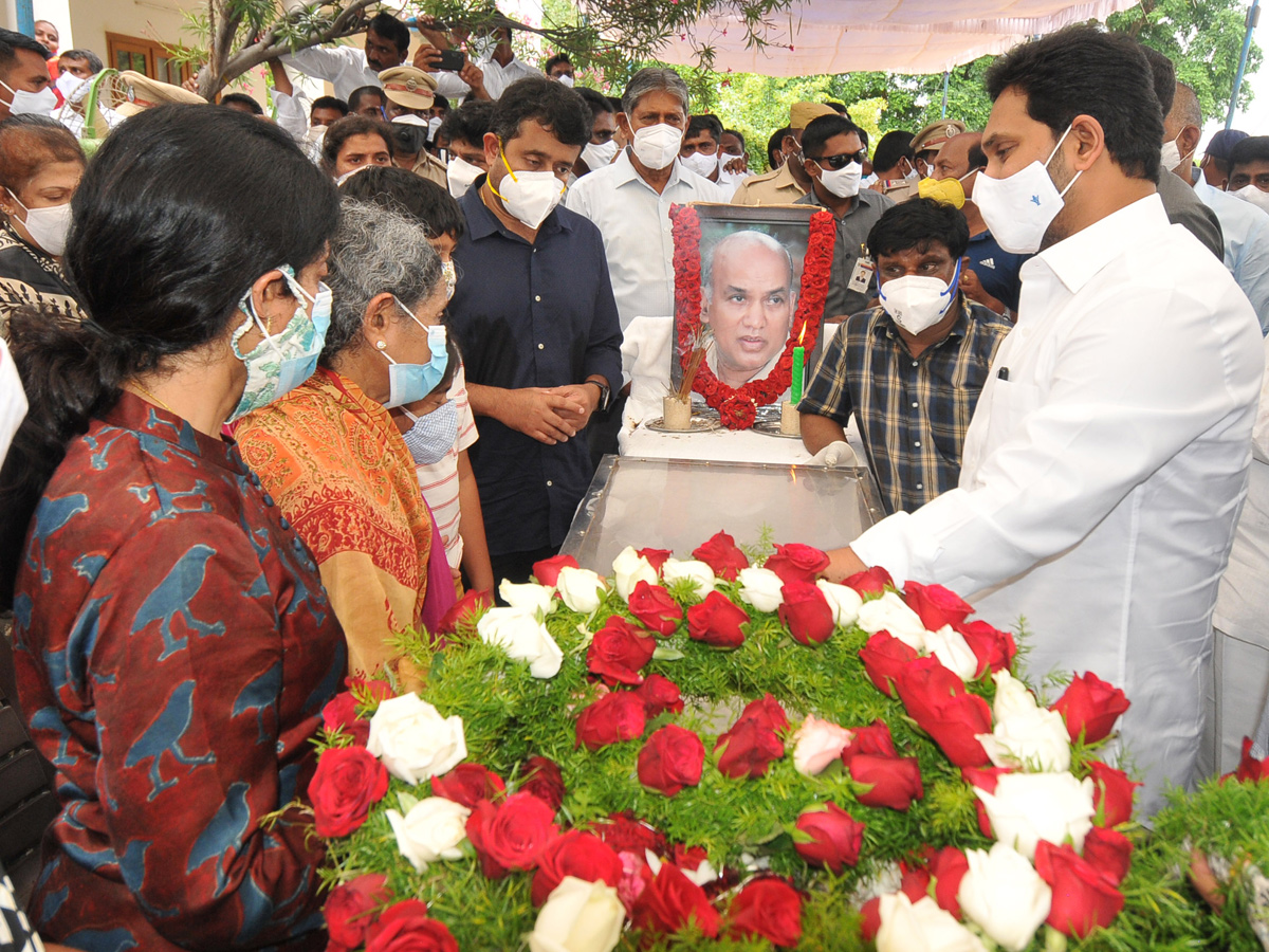 AP CM YS Jagans Father In Law EC Gangi Reddy Funeral Photo Gallery - Sakshi10