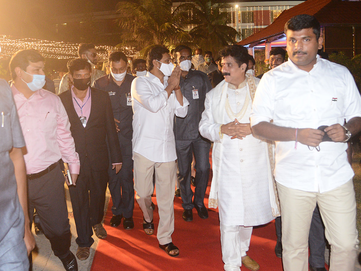 AP CM Jagan Attends Karanam Dharmasri Daughter Marriage Photo Gallery - Sakshi8