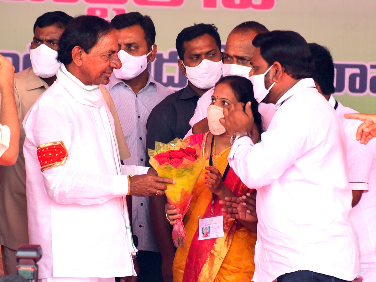 CM KCR to launch Dharani land records portal photo gallery - Sakshi42