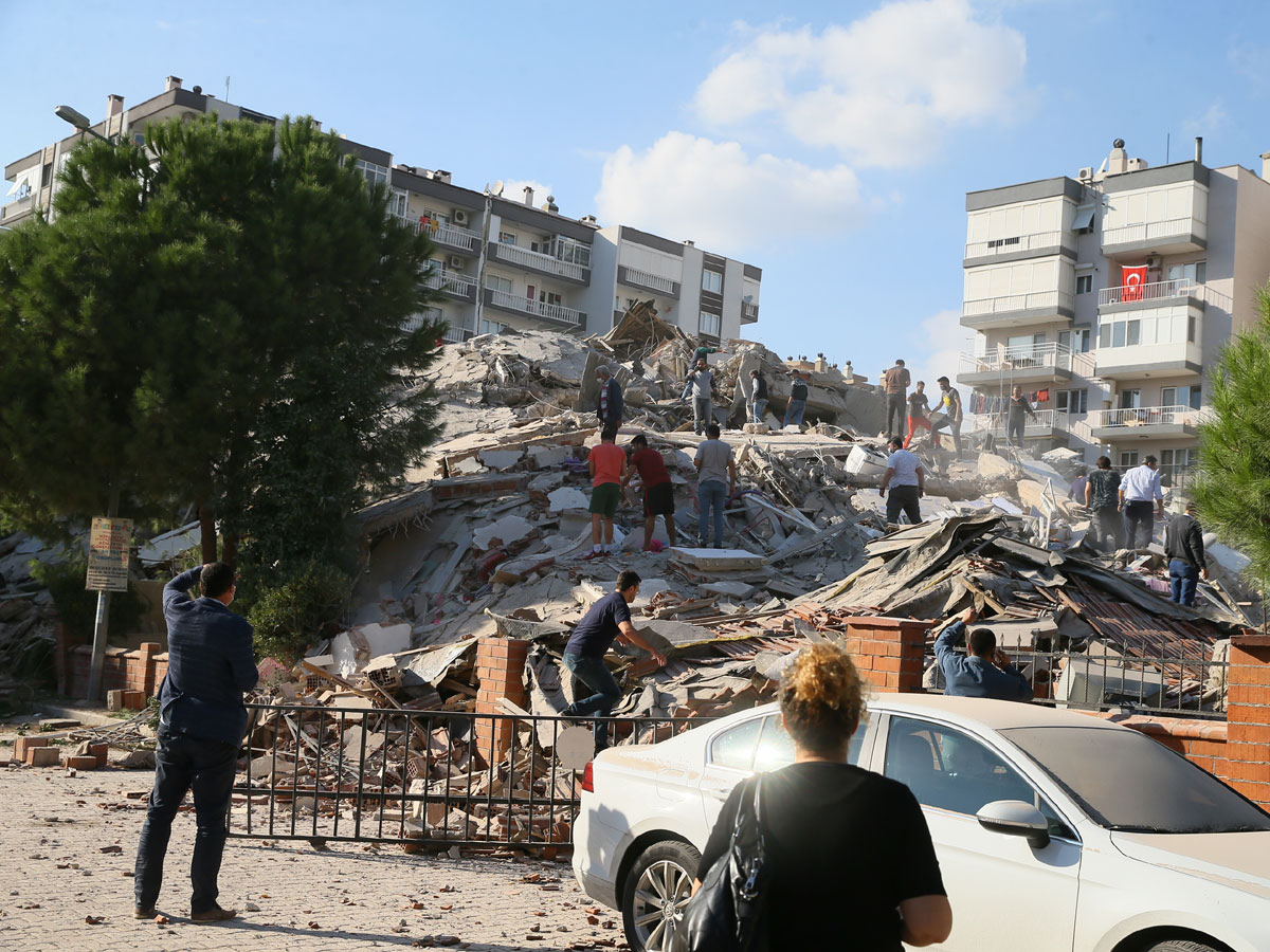 Powerful earthquake felt in Turkey Photo Gallery - Sakshi2