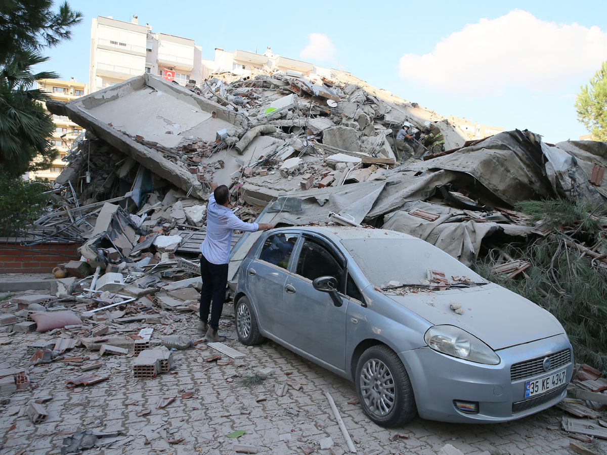 Powerful earthquake felt in Turkey Photo Gallery - Sakshi3