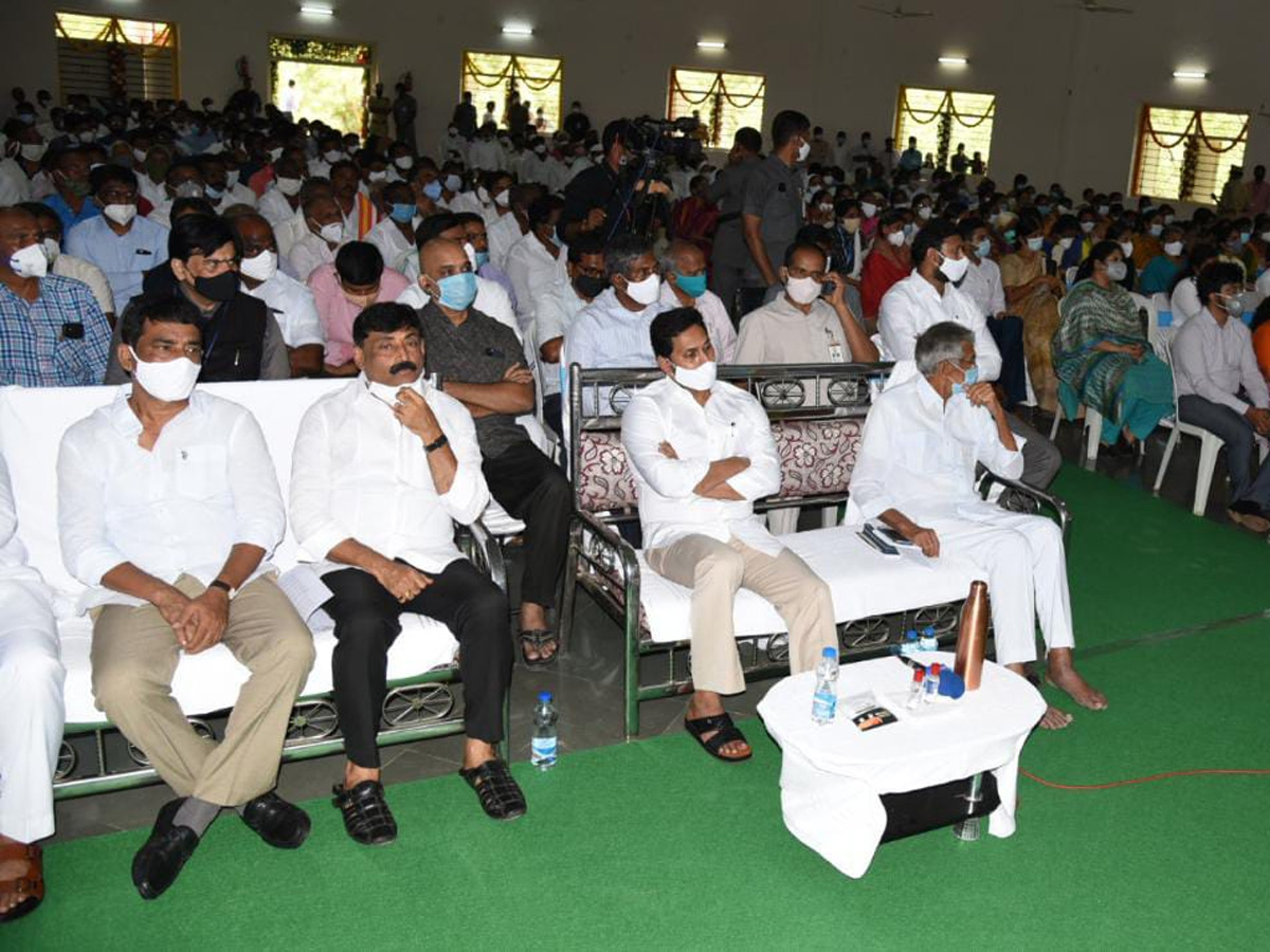 Doctor EC Gangi Reddy Condolence Meet At Pulivendula Photos - Sakshi3