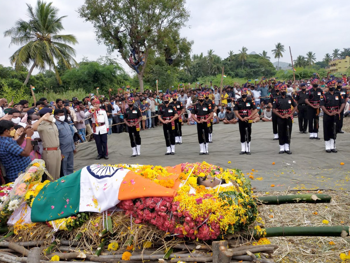 jawan praveen kumar reddy funerals today reddyvaripalli photo gallery - Sakshi26