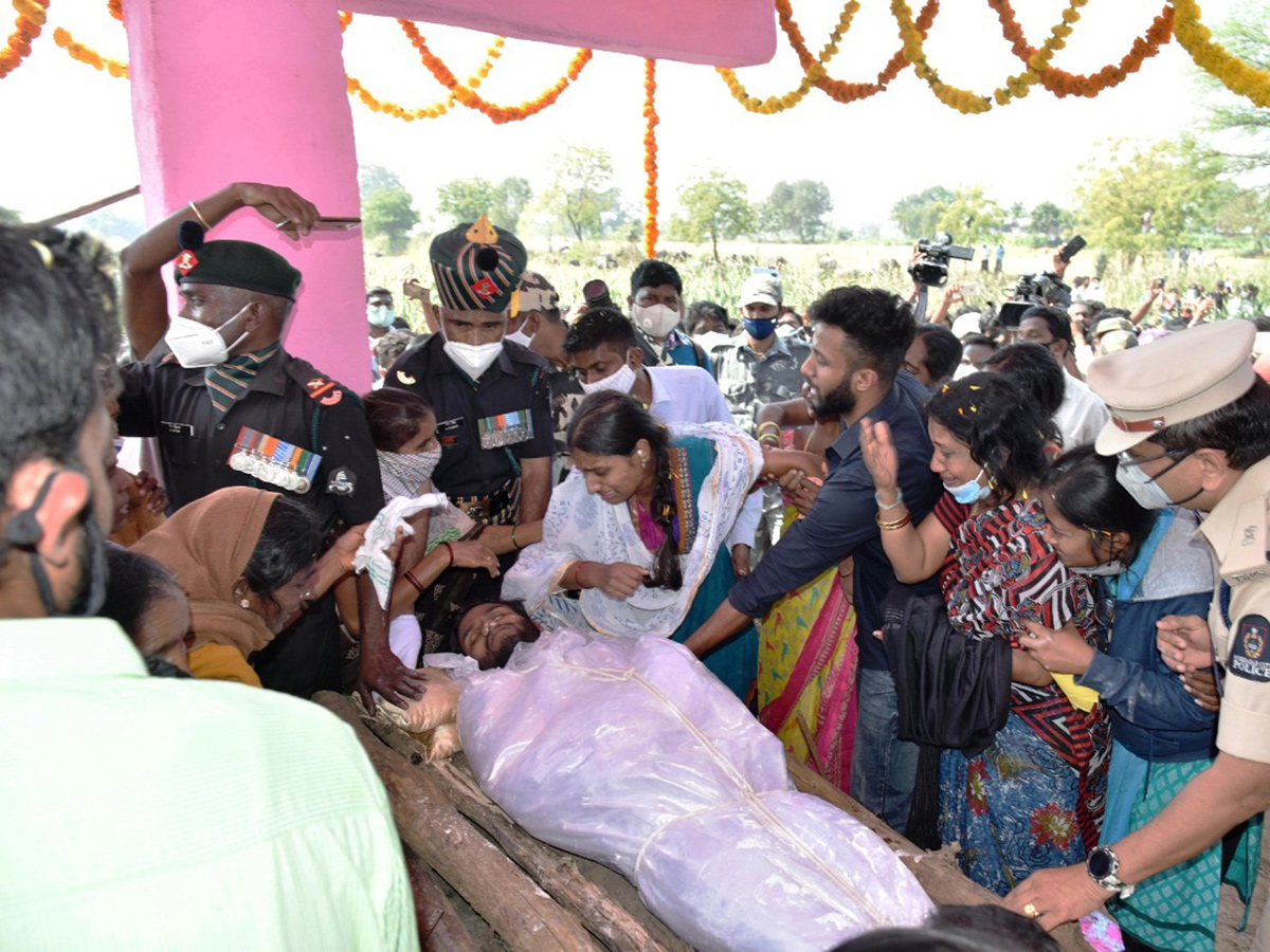 Army Jawan Ryada Mahesh Funeral Photo Gallery - Sakshi11