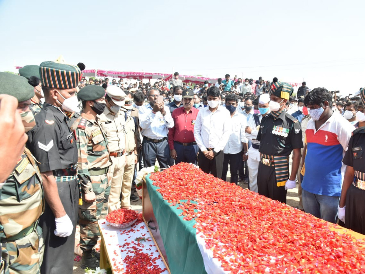 Army Jawan Ryada Mahesh Funeral Photo Gallery - Sakshi17