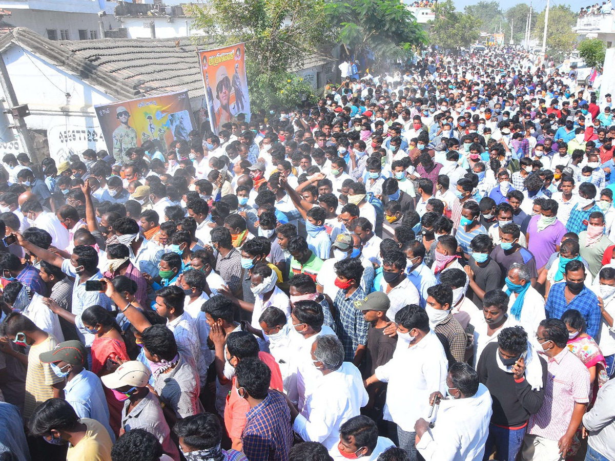 Army Jawan Ryada Mahesh Funeral Photo Gallery - Sakshi19