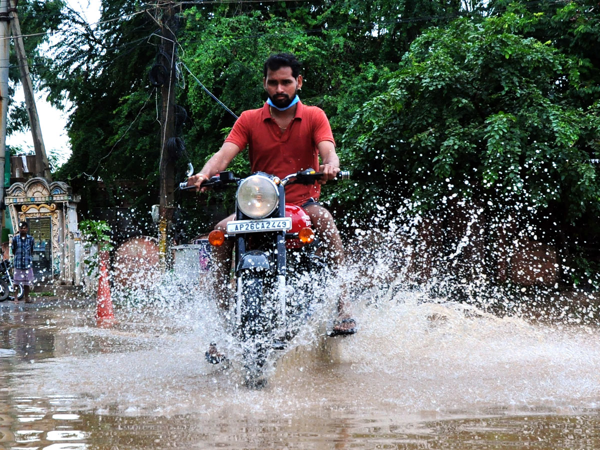 Heavy rain lashes Nellore district Photo Gallery - Sakshi36