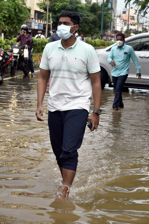 Heavy rain lashes Nellore district Photo Gallery - Sakshi49