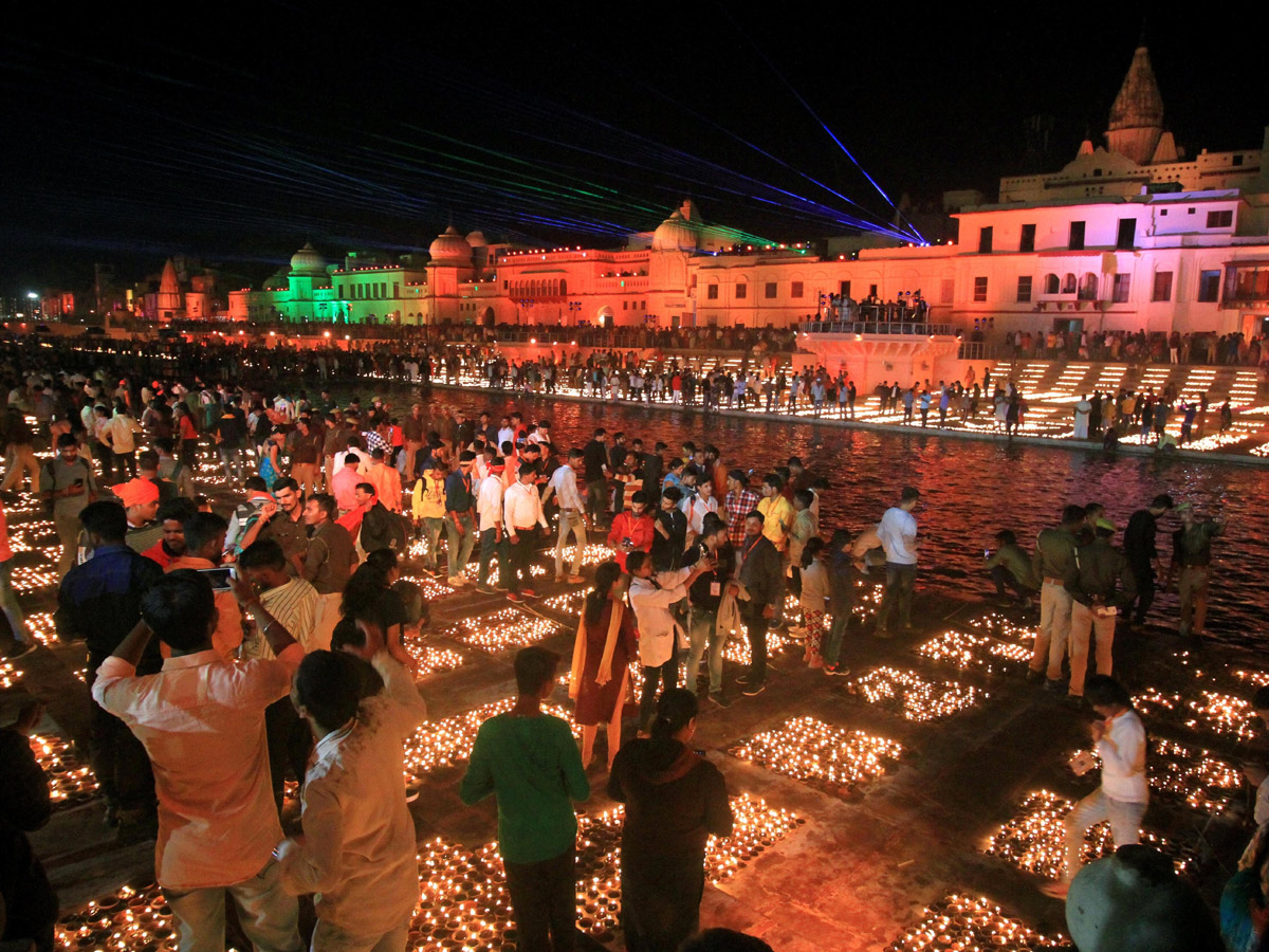 Ayodhya Deepotsav celebrations enter Guinness World Record - Sakshi1