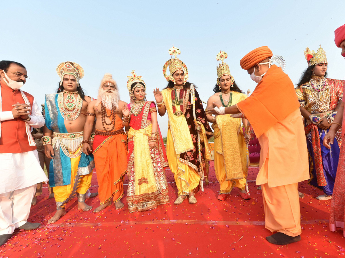 Ayodhya Deepotsav celebrations enter Guinness World Record - Sakshi4