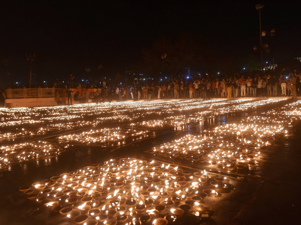 Ayodhya Deepotsav celebrations enter Guinness World Record - Sakshi8