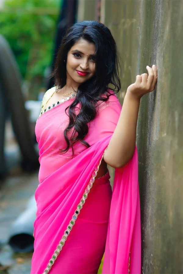 Anchor Shyamala New Saree Photos - Sakshi28