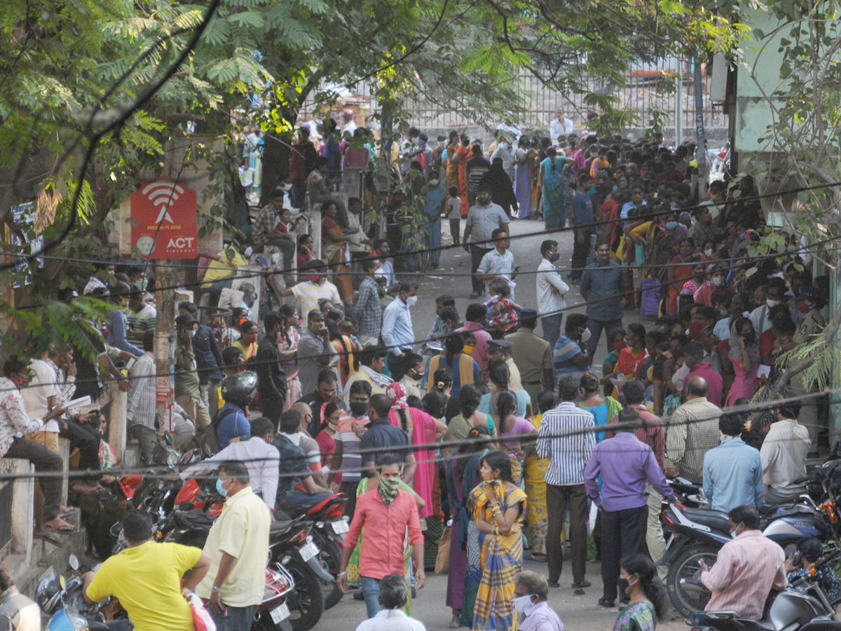 Applying rs10000 Hyderabad Flood Relief Photo Gallery - Sakshi30