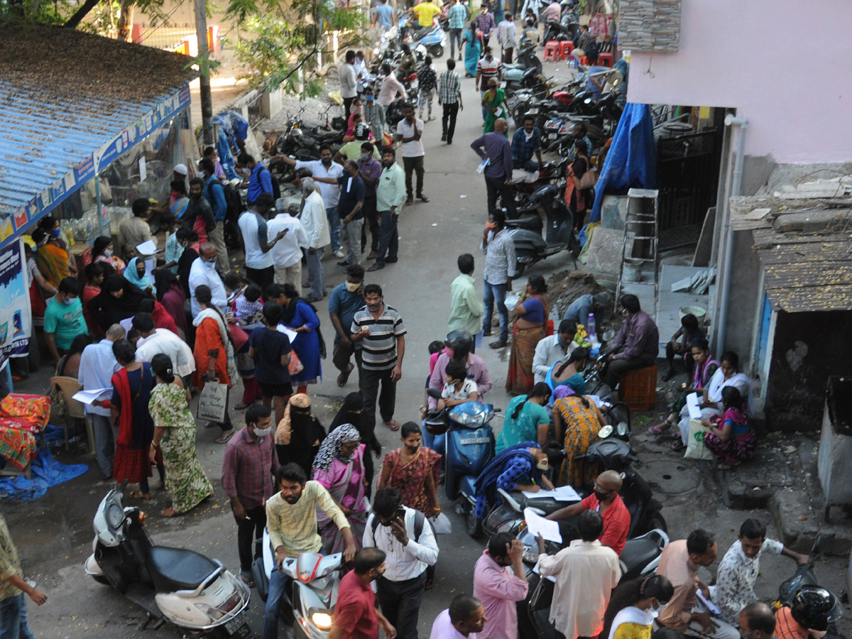 Applying rs10000 Hyderabad Flood Relief Photo Gallery - Sakshi31