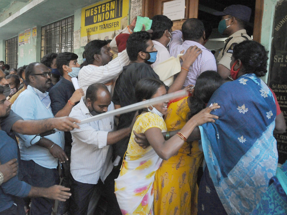 Applying rs10000 Hyderabad Flood Relief Photo Gallery - Sakshi28