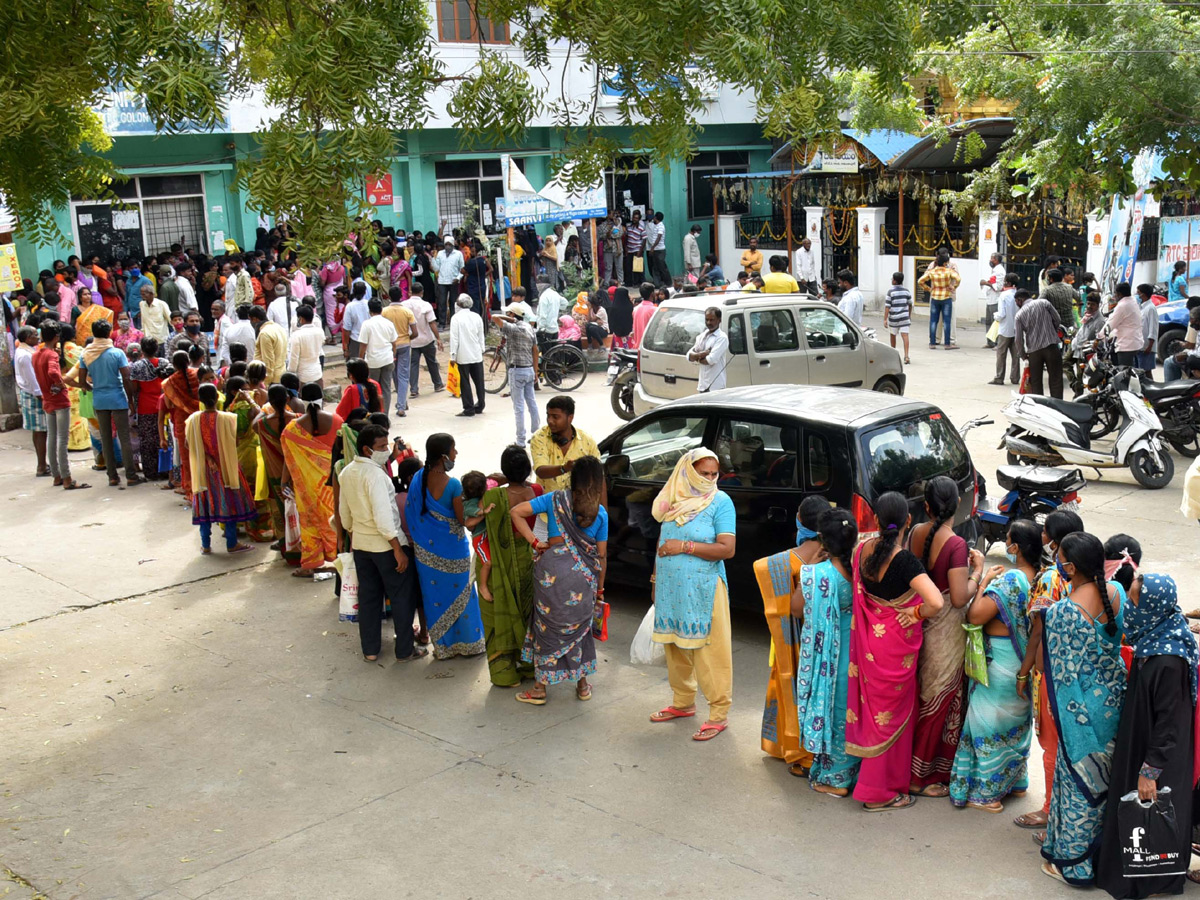 Applying rs10000 Hyderabad Flood Relief Photo Gallery - Sakshi13